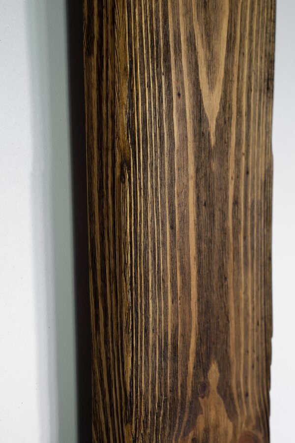 drewniana lampa na ścianę ręcznie robiona
